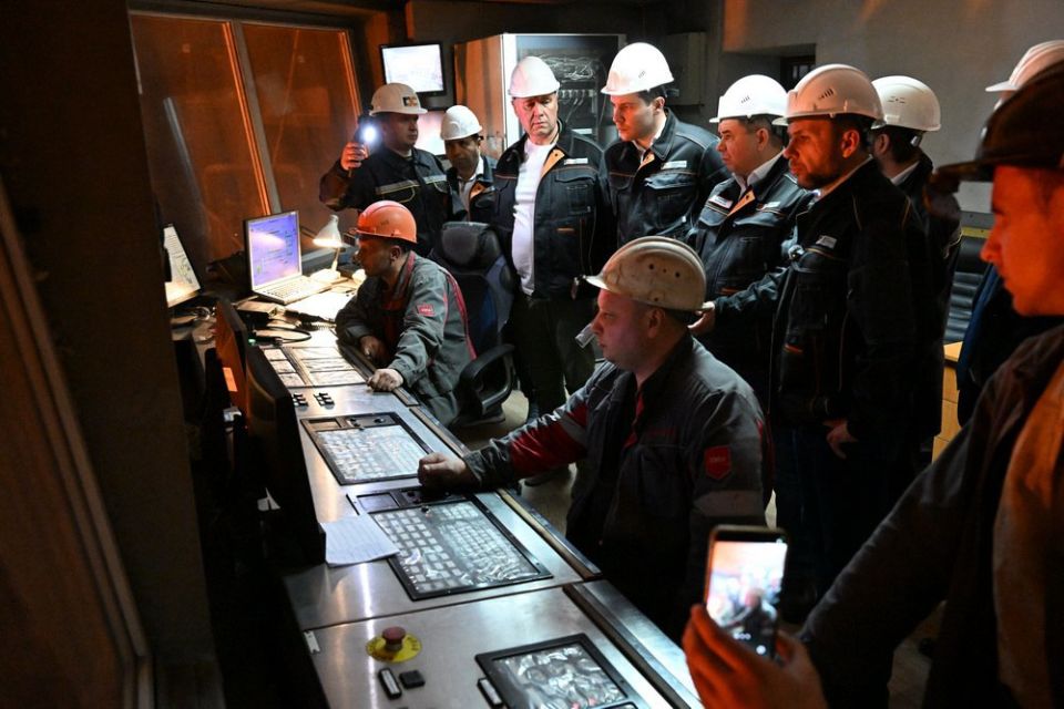 Денис Пушилин: Продолжим восстанавливать производства в Донбассе при поддержке Минпромторга России Денис Пушилин: Продолжим восстанавливать производства в Донбассе при поддержке Минпромторга России