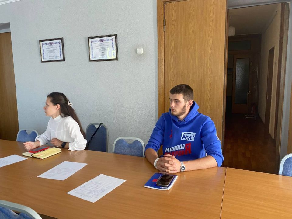 Виктория Жукова: Сегодня провела заседание штаба с главным врачом ГБУ ДНР «ЦГБ г. Харцызска» Андреем Медведевым, сотрудниками Администрации, депутатами и представителями некоммерческих организаций, где были рассмотрены такие... Виктория Жукова: Сегодня провела заседание штаба с главным врачом ГБУ ДНР «ЦГБ г. Харцызска» Андреем Медведевым, сотрудниками Администрации, депутатами и представителями некоммерческих организаций, где были рассмотрены такие...