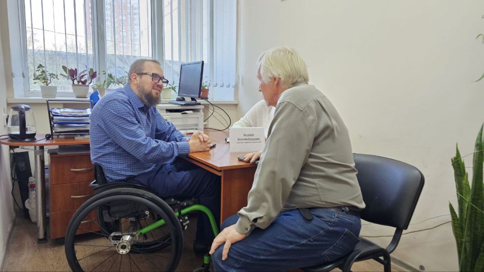 Прием члена Комитета Народного Совета по труду, занятости, социальной политике и делам ветеранов, депутата Народного Совета ДНР Ярослава Лисобея Прием члена Комитета Народного Совета по труду, занятости, социальной политике и делам ветеранов, депутата Народного Совета ДНР Ярослава Лисобея