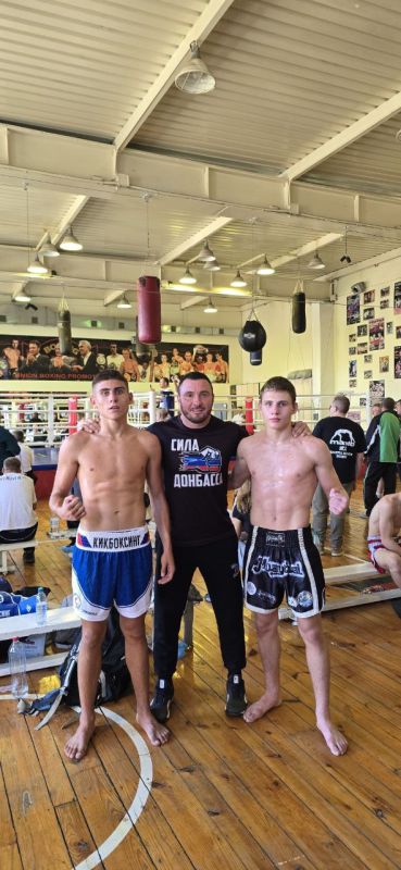 Спортсмены СК "Сила Донбасса" приняли участия в соревнованиях по кикбоксингу в г. Донецк Спортсмены СК "Сила Донбасса" приняли участия в соревнованиях по кикбоксингу в г. Донецк