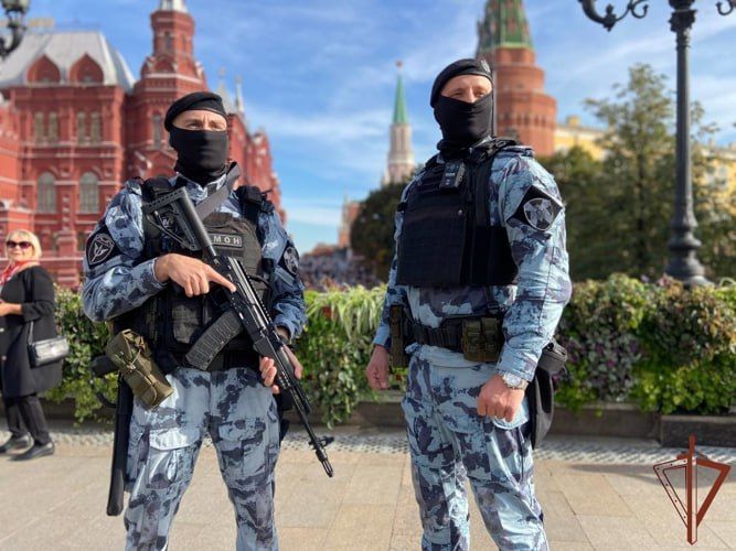 Росгвардия обеспечила безопасность москвичей и гостей столицы в День города Росгвардия обеспечила безопасность москвичей и гостей столицы в День города