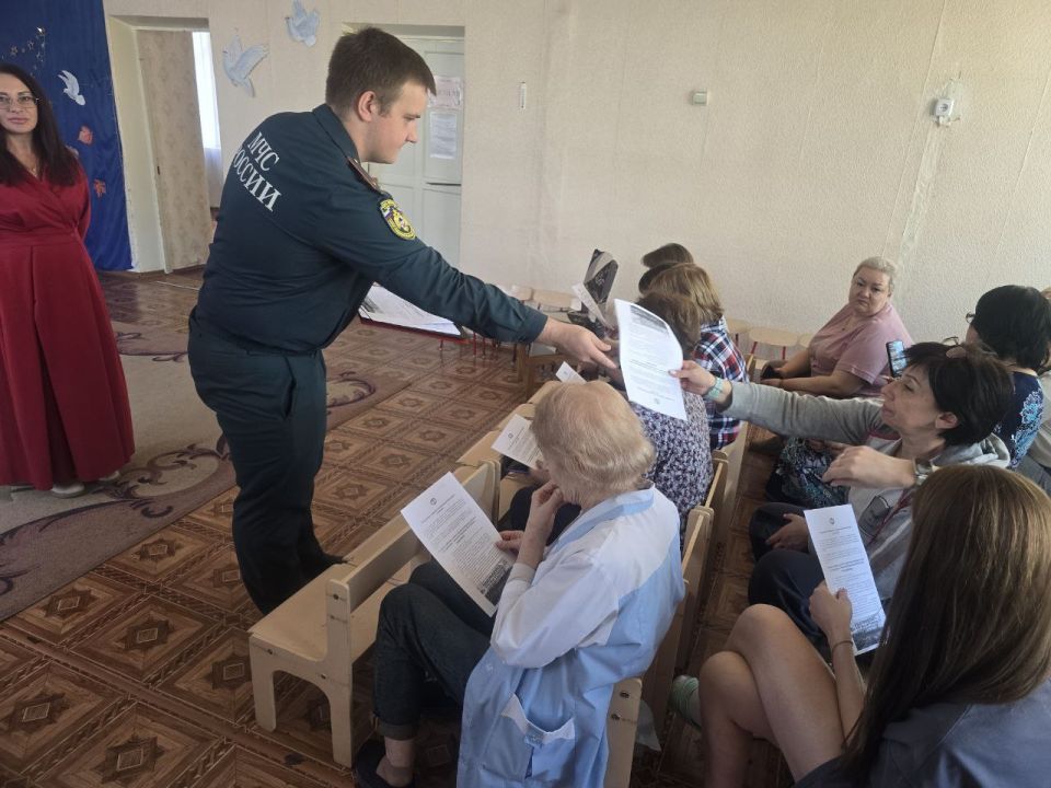 Продолжаются встречи с трудовым коллективом Ленинского района города Донецка Продолжаются встречи с трудовым коллективом Ленинского района города Донецка