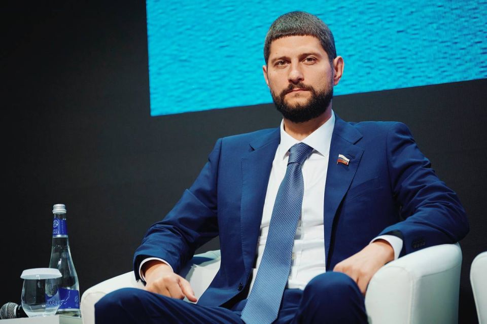 Александр Волошин: Сегодня принял участие в Конференции по развитию исторических территорий, Крыма и Севастополя, где выступил на пленарном заседании «Развитие новых территорий: вызовы и решения» Александр Волошин: Сегодня принял участие в Конференции по развитию исторических территорий, Крыма и Севастополя, где выступил на пленарном заседании «Развитие новых территорий: вызовы и решения»