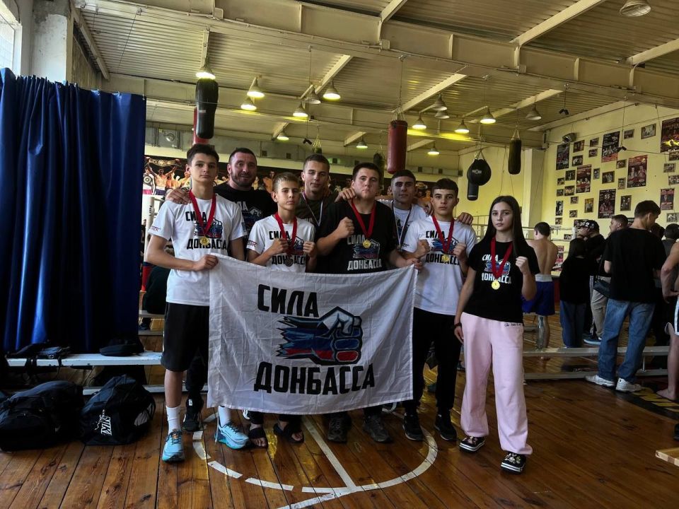 Спортсмены СК "Сила Донбасса" приняли участия в соревнованиях по кикбоксингу в г. Донецк Спортсмены СК "Сила Донбасса" приняли участия в соревнованиях по кикбоксингу в г. Донецк