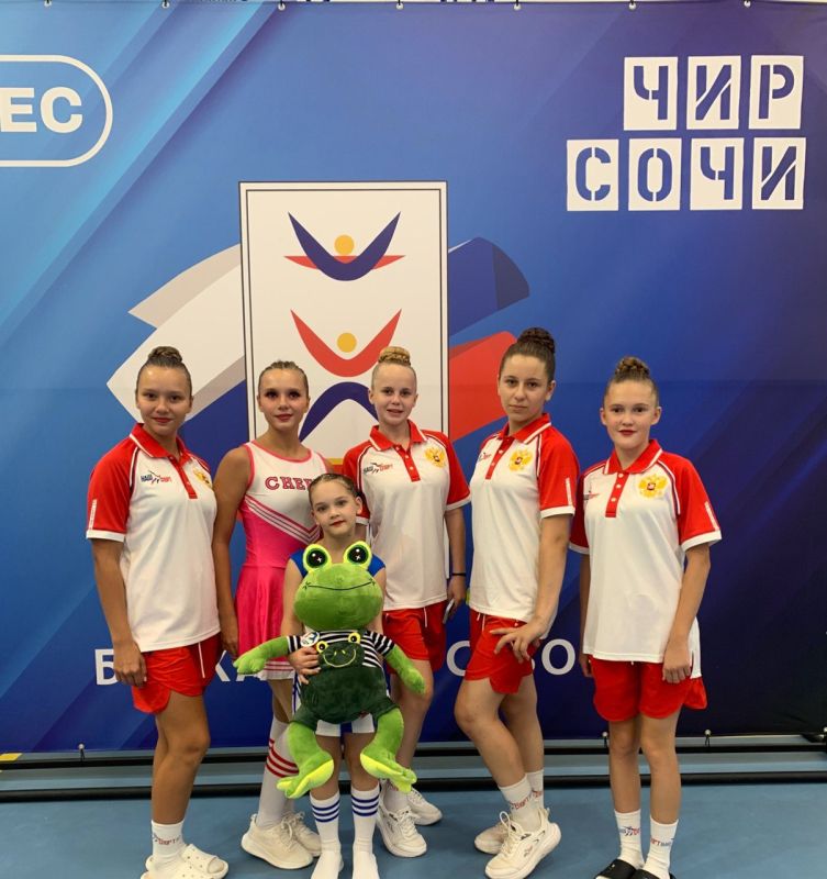 Команда ДНР по чир спорту завоевала медали в Сочи Команда ДНР по чир спорту завоевала медали в Сочи