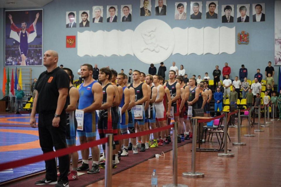 ЗОЛОТО ВО ВСЕРОССИЙСКОМ ТУРНИРЕ ПО ГРЕКО-РИМСКОЙ БОРЬБЕ ЗОЛОТО ВО ВСЕРОССИЙСКОМ ТУРНИРЕ ПО ГРЕКО-РИМСКОЙ БОРЬБЕ