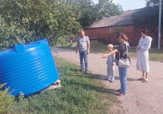 15 сентября 2025 года во исполнение поручения Главы Донецкой Народной Республики депутаты Ясиноватского муниципального совета Ольга Безуглая, Сергей Куксенко и Ирина Евсюкова посетили места подвоза воды 15 сентября 2025 года во исполнение поручения Главы Донецкой Народной Республики депутаты Ясиноватского муниципального совета Ольга Безуглая, Сергей Куксенко и Ирина Евсюкова посетили места подвоза воды