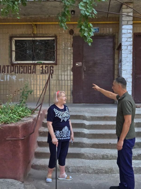 ВСТРЕЧИ С ЖИТЕЛЯМИ. 16 сентября 2025 года депутаты Горловского городского совета от фракции «Единая Россия» - Роман Конев, Даниил Карабаев, Максим Лебедев, Евгений Прокопович, Эдуард Полепкин, Олег Сладкевич провели встречи... ВСТРЕЧИ С ЖИТЕЛЯМИ. 16 сентября 2025 года депутаты Горловского городского совета от фракции «Единая Россия» - Роман Конев, Даниил Карабаев, Максим Лебедев, Евгений Прокопович, Эдуард Полепкин, Олег Сладкевич провели встречи...