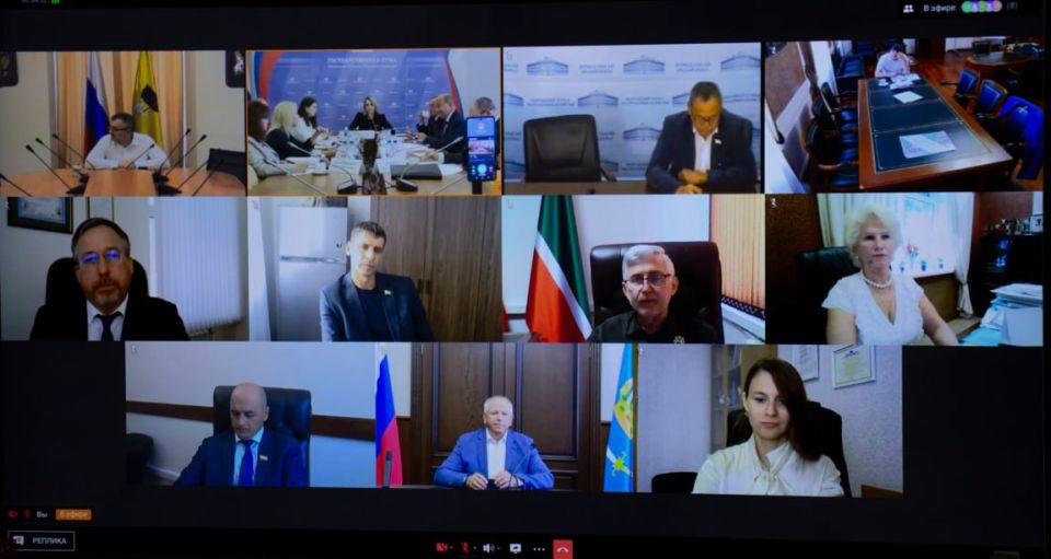Председатель #Комитет_по_образованию_науке_культуре_и_делам_общественных_организаций Сергей Ярош (фракция «Единая Россия») принял участие в первом в осенней сессии заседании Комитета по развитию гражданского общества... Председатель #Комитет_по_образованию_науке_культуре_и_делам_общественных_организаций Сергей Ярош (фракция «Единая Россия») принял участие в первом в осенней сессии заседании Комитета по развитию гражданского общества...