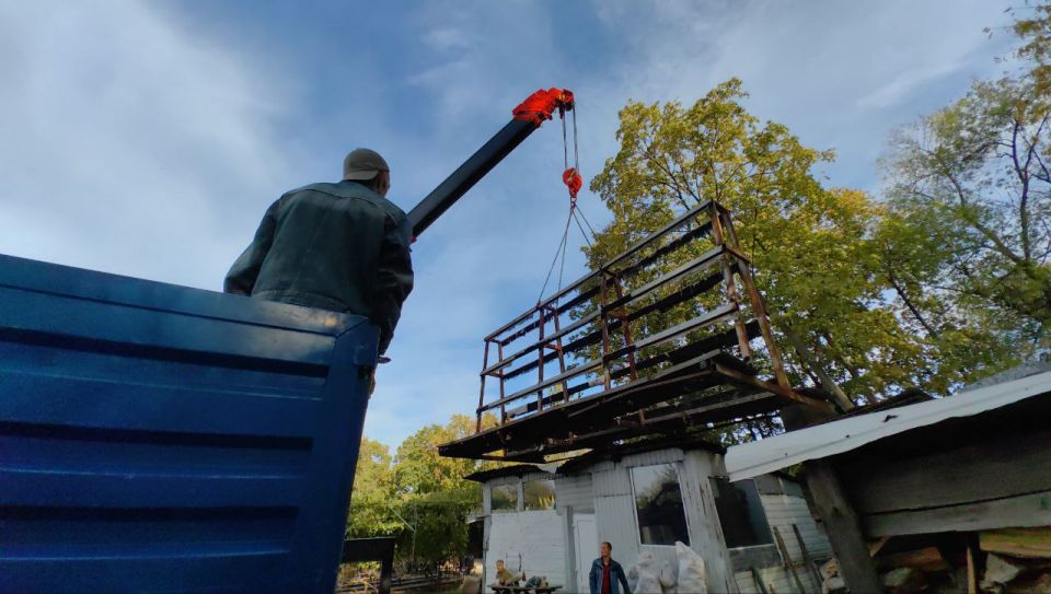 Иван Приходько: Горловская епархия совместно с администрацией округа осуществляет резку стекол для адресной помощи жителям Иван Приходько: Горловская епархия совместно с администрацией округа осуществляет резку стекол для адресной помощи жителям