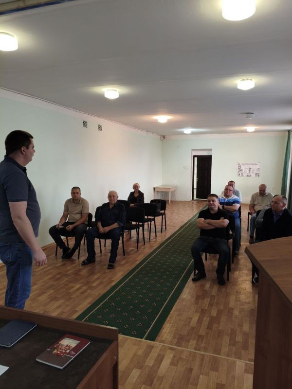 Встреча с трудовым коллективом Встреча с трудовым коллективом