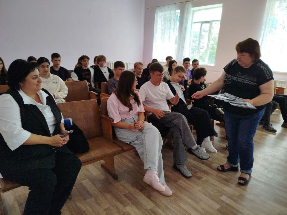 Денис Зубов: ГосСтарт.Диалог. 16 сентября в городском округе Иловайск состоялась важная встреча активной молодежи округа с представителем власти – начальником отдела образования администрации городского округа Иловайск... Денис Зубов: ГосСтарт.Диалог. 16 сентября в городском округе Иловайск состоялась важная встреча активной молодежи округа с представителем власти – начальником отдела образования администрации городского округа Иловайск...