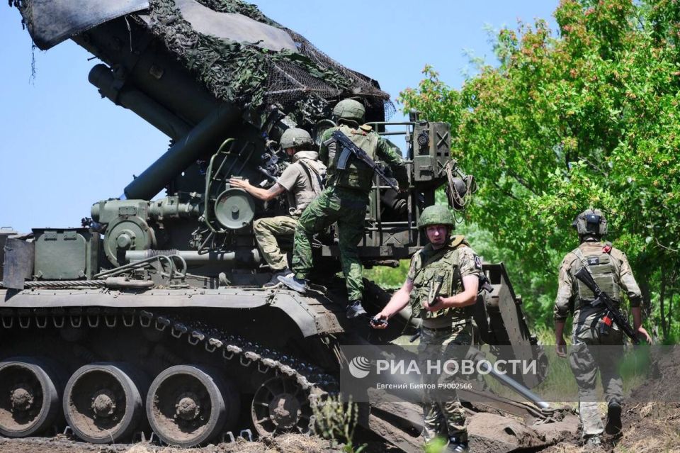 Боевая работа расчёта 203-мм самоходной пушки 2С7М «Малка» из состава группировки войск «Центр» на Покровском (Красноармейском) направлении Боевая работа расчёта 203-мм самоходной пушки 2С7М «Малка» из состава группировки войск «Центр» на Покровском (Красноармейском) направлении