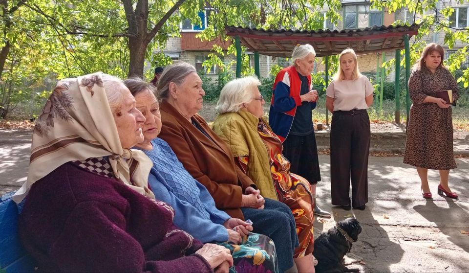 Наталья Бегуненко: По поручению Главы ДНР Дениса Пушилина в Петровском районе продолжаются встречи с населением Наталья Бегуненко: По поручению Главы ДНР Дениса Пушилина в Петровском районе продолжаются встречи с населением