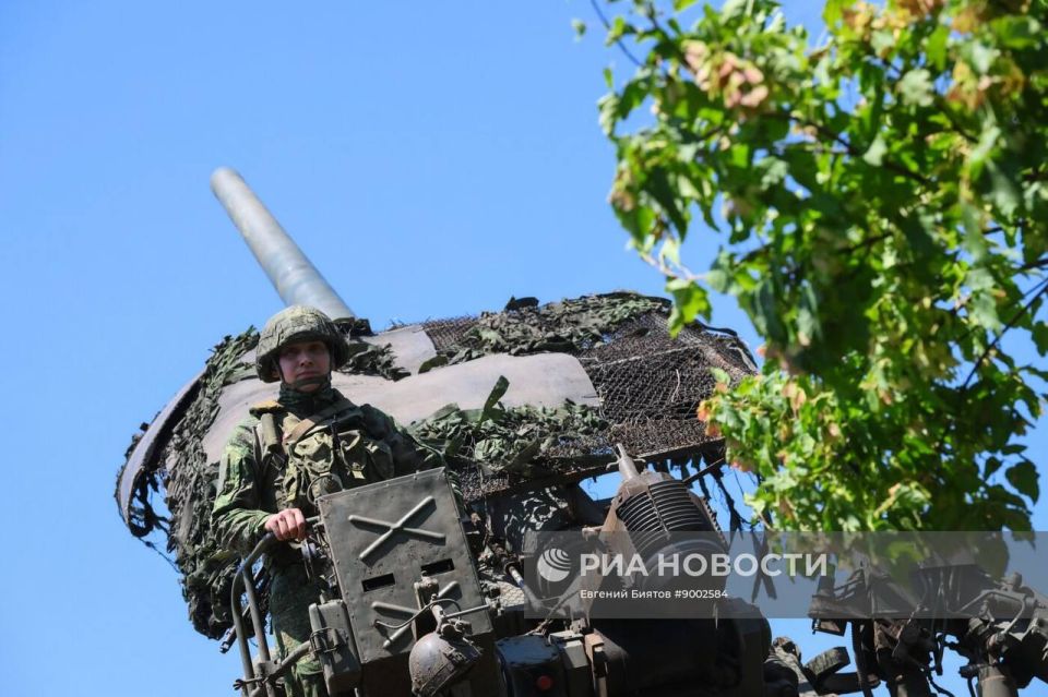 Боевая работа расчёта 203-мм самоходной пушки 2С7М «Малка» из состава группировки войск «Центр» на Покровском (Красноармейском) направлении Боевая работа расчёта 203-мм самоходной пушки 2С7М «Малка» из состава группировки войск «Центр» на Покровском (Красноармейском) направлении
