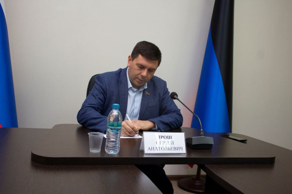 Председатель #Комитет_по_образованию_науке_культуре_и_делам_общественных_организаций Сергей Ярош (фракция «Единая Россия») принял участие в первом в осенней сессии заседании Комитета по развитию гражданского общества... Председатель #Комитет_по_образованию_науке_культуре_и_делам_общественных_организаций Сергей Ярош (фракция «Единая Россия») принял участие в первом в осенней сессии заседании Комитета по развитию гражданского общества...