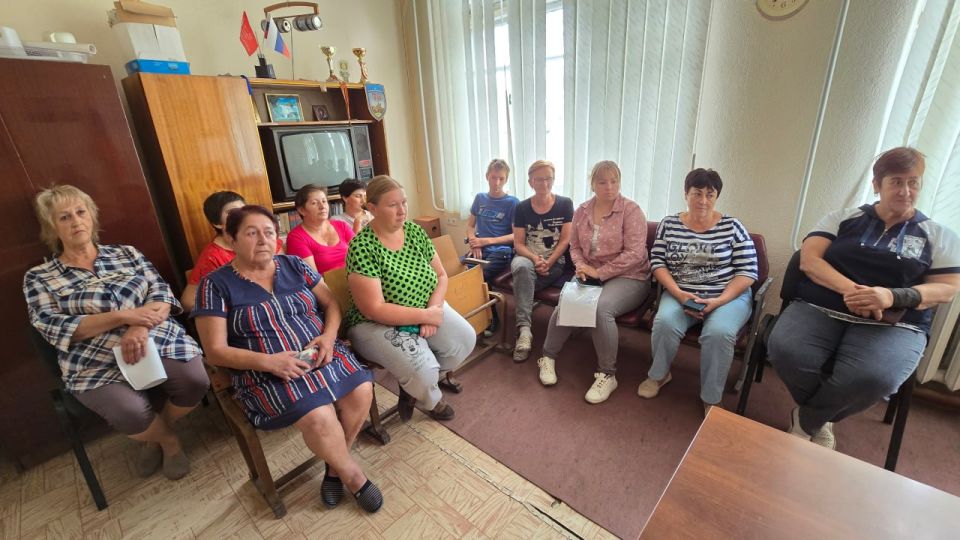 Сегодня Глава муниципального образования Старобешевский муниципальный округ Николай Михайлов провел сход граждан в селе Раздольное Сегодня Глава муниципального образования Старобешевский муниципальный округ Николай Михайлов провел сход граждан в селе Раздольное