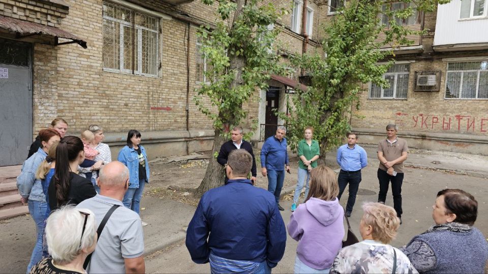 По поручению Главы ДНР Дениса Пушилина в Ворошиловском внутригородском районе продолжаются встречи с населением По поручению Главы ДНР Дениса Пушилина в Ворошиловском внутригородском районе продолжаются встречи с населением