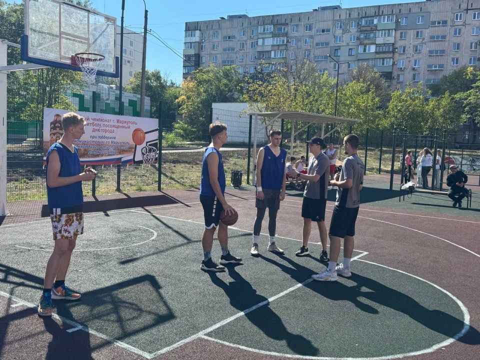 В эти выходные стартовал первый этап Открытого чемпионата Мариуполя по стритболу 33 В эти выходные стартовал первый этап Открытого чемпионата Мариуполя по стритболу 33