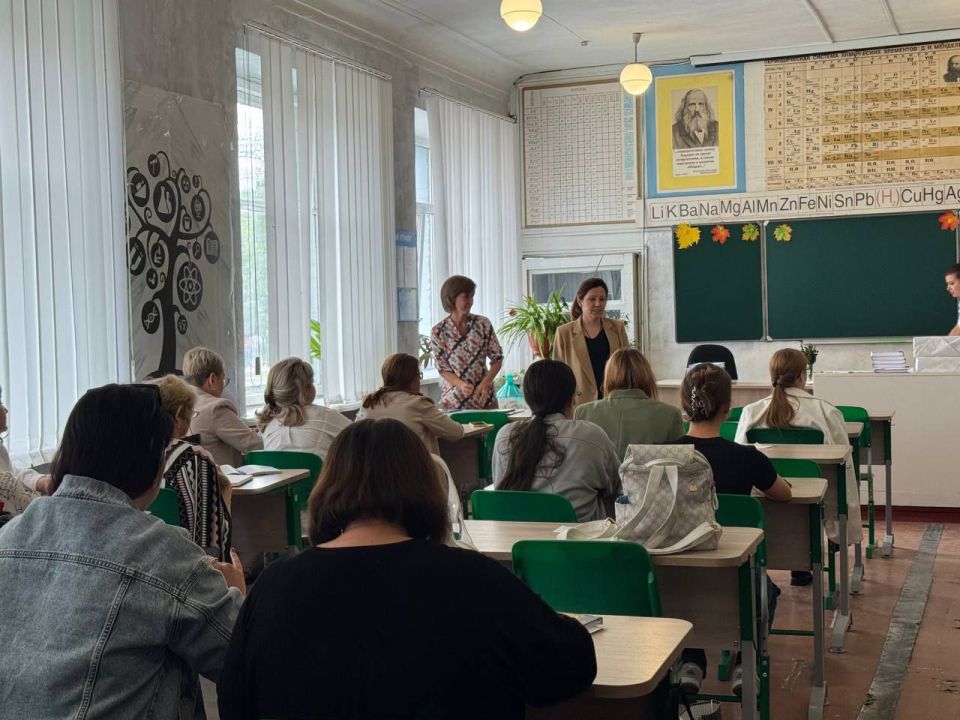 Сегодня, 16 сентября, спикер Оксана Кобельская провела встречи с населением по адреса: г.о. Макеевка, г. Макеевка, ул. Островского 5/17, ул. Ленина, д. 56, ул. Шевченко, д. 28 Сегодня, 16 сентября, спикер Оксана Кобельская провела встречи с населением по адреса: г.о. Макеевка, г. Макеевка, ул. Островского 5/17, ул. Ленина, д. 56, ул. Шевченко, д. 28