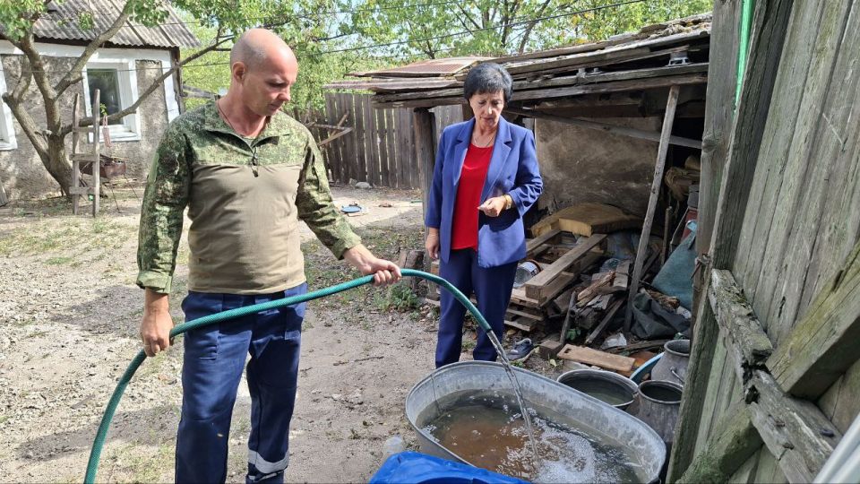 Валентина Харлашка: Сегодня, 16 сентября промониторила, как организован подвоз воды в Горняцком внутригородском районе по улицам Эстафетная и Барнаульская Валентина Харлашка: Сегодня, 16 сентября промониторила, как организован подвоз воды в Горняцком внутригородском районе по улицам Эстафетная и Барнаульская