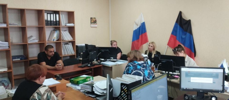 Встреча с трудовым коллективом Встреча с трудовым коллективом