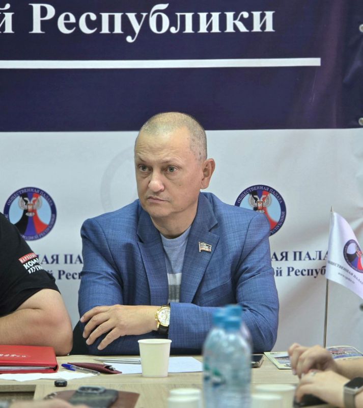 Дмитрий Огилец: Принял участие в заседании рабочей группы по вопросам обеспечения деятельности ветеранских организаций, на котором присутствовали представители государственных структур, руководители общественных организаций Дмитрий Огилец: Принял участие в заседании рабочей группы по вопросам обеспечения деятельности ветеранских организаций, на котором присутствовали представители государственных структур, руководители общественных организаций