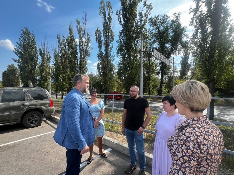 Сегодня, 16 сентября, депутат Макеевского городского совета Геннадий Гальчук провел встречу по адресу: г. Макеевка, ул. 250 –летия Донбасса, 74 Сегодня, 16 сентября, депутат Макеевского городского совета Геннадий Гальчук провел встречу по адресу: г. Макеевка, ул. 250 –летия Донбасса, 74