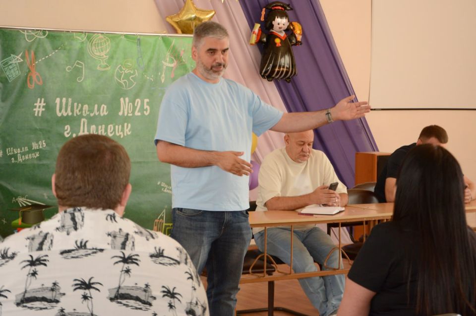 Алексей Дорофеев: Есть встречи, которые надолго остаются в памяти и задевают за живое Алексей Дорофеев: Есть встречи, которые надолго остаются в памяти и задевают за живое