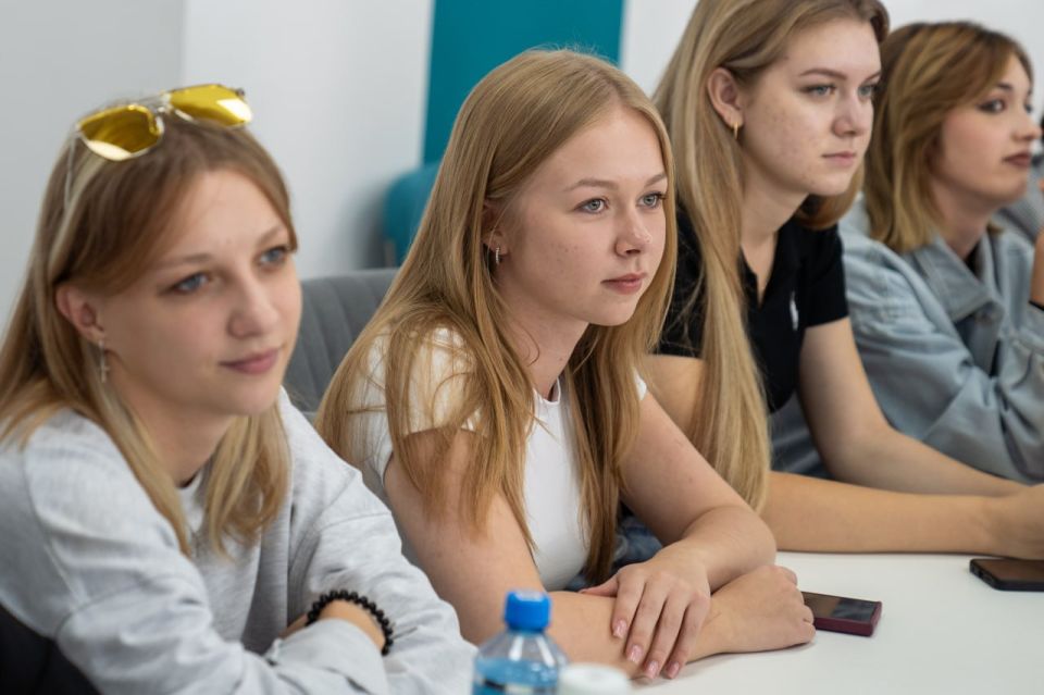В Академии стартовала программа «Обучение служением» В Академии стартовала программа «Обучение служением»