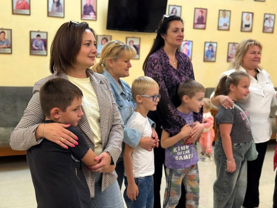 В Харцызске для детей ветеранов-защитников Родины организовали праздник В Харцызске для детей ветеранов-защитников Родины организовали праздник