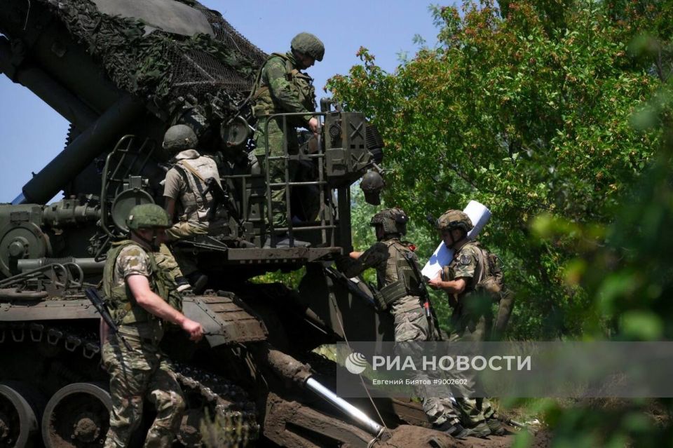 Боевая работа расчёта 203-мм самоходной пушки 2С7М «Малка» из состава группировки войск «Центр» на Покровском (Красноармейском) направлении Боевая работа расчёта 203-мм самоходной пушки 2С7М «Малка» из состава группировки войск «Центр» на Покровском (Красноармейском) направлении