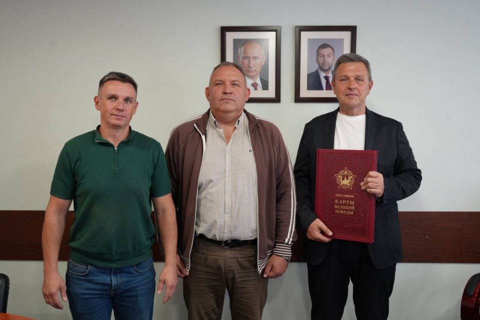 Министр культуры ДНР встретился с представителями Ансамбля инженерных войск РФ Министр культуры ДНР встретился с представителями Ансамбля инженерных войск РФ