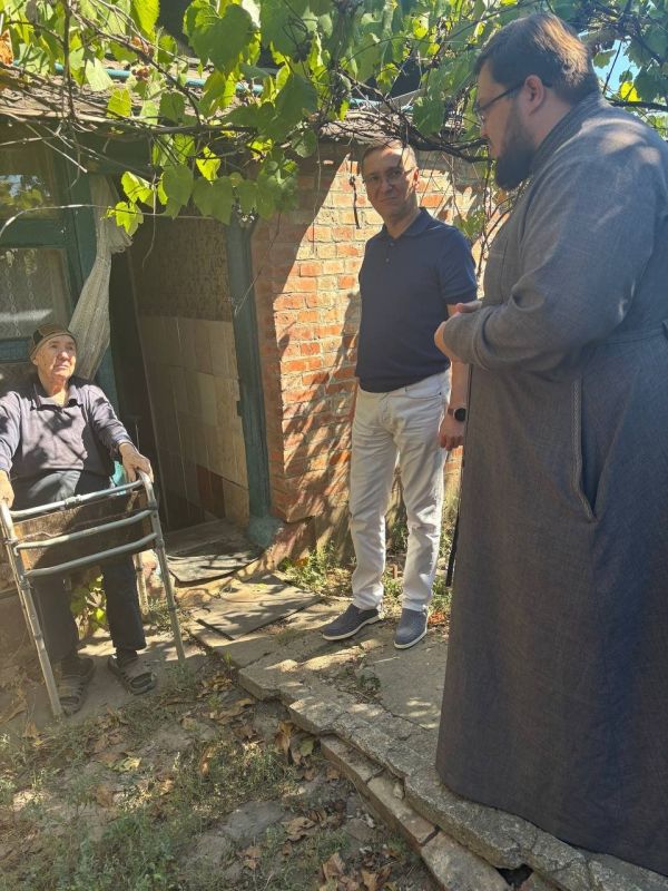 Роман Конев: Во исполнение поручения Главы Донецкой Народной Республики Дениса Пушилина, в среду, 17 сентября 2025 года, совместно с председателем общественного совета архимандритом Агафадором (Поляковым) осуществили... Роман Конев: Во исполнение поручения Главы Донецкой Народной Республики Дениса Пушилина, в среду, 17 сентября 2025 года, совместно с председателем общественного совета архимандритом Агафадором (Поляковым) осуществили...