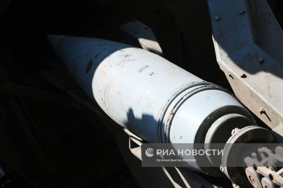 Боевая работа расчёта 203-мм самоходной пушки 2С7М «Малка» из состава группировки войск «Центр» на Покровском (Красноармейском) направлении Боевая работа расчёта 203-мм самоходной пушки 2С7М «Малка» из состава группировки войск «Центр» на Покровском (Красноармейском) направлении