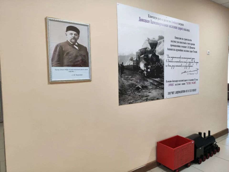 Активисты Женского движения партии Единая Россия приняли участие в торжественном открытии модельной библиотеки в г.Дебальцево. Это первая модельная библиотека в ДНР в рамках нацпроекта «Семья» Активисты Женского движения партии Единая Россия приняли участие в торжественном открытии модельной библиотеки в г.Дебальцево. Это первая модельная библиотека в ДНР в рамках нацпроекта «Семья»