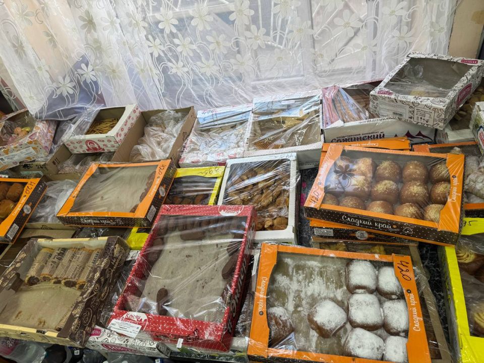 Народные контролеры провели рейд по магазинам и проверили детскую площадку Народные контролеры провели рейд по магазинам и проверили детскую площадку