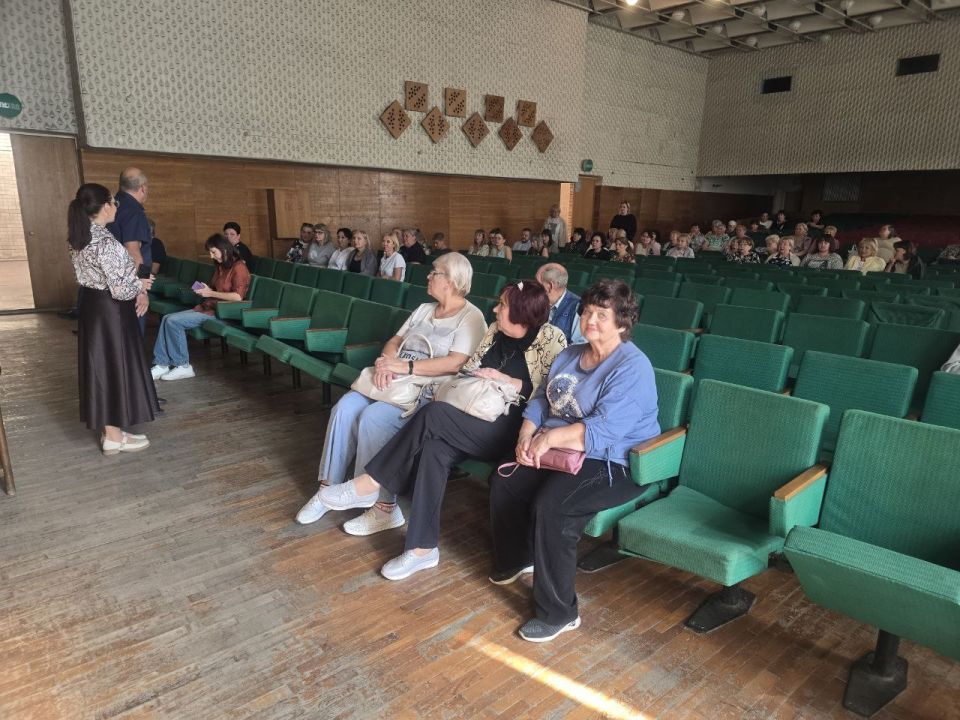 Продолжаются встречи с трудовым коллективом Ленинского района города Донецка Продолжаются встречи с трудовым коллективом Ленинского района города Донецка
