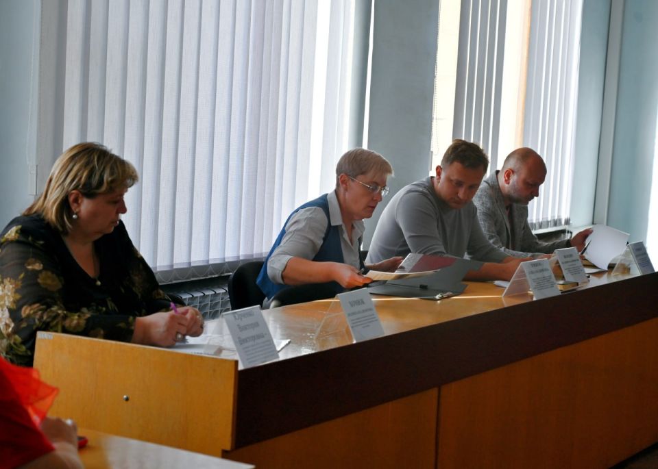 Руководитель управы Куйбышевского внутригородского района Иван Адамец провел аппаратное совещание Руководитель управы Куйбышевского внутригородского района Иван Адамец провел аппаратное совещание