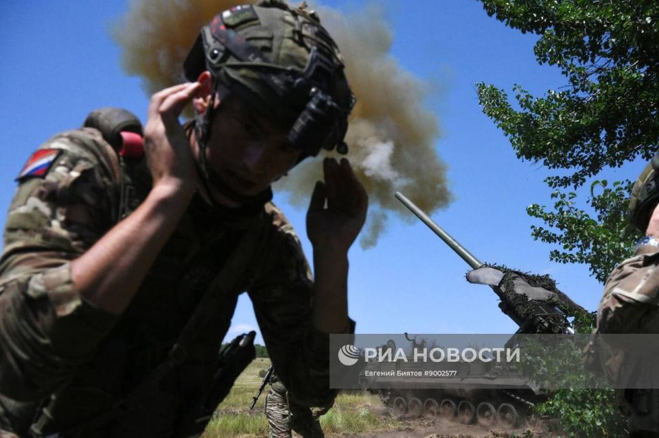 Боевая работа расчёта 203-мм самоходной пушки 2С7М «Малка» из состава группировки войск «Центр» на Покровском (Красноармейском) направлении Боевая работа расчёта 203-мм самоходной пушки 2С7М «Малка» из состава группировки войск «Центр» на Покровском (Красноармейском) направлении