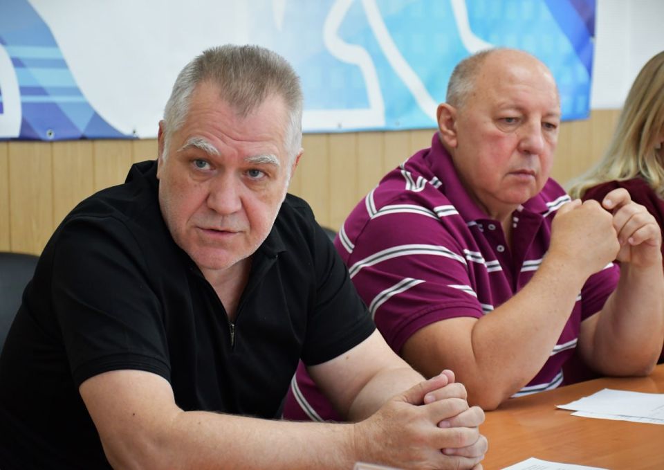 Сергей Желновач: Провел заседание муниципального штаба по вопросу здравоохранения на территории муниципального образования городского округа Дебальцево с руководителями медицинских учреждений и представителями структурных... Сергей Желновач: Провел заседание муниципального штаба по вопросу здравоохранения на территории муниципального образования городского округа Дебальцево с руководителями медицинских учреждений и представителями структурных...