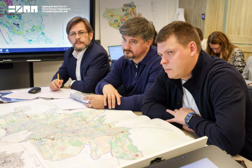 Александр Подгорный: Развитие транспортного каркаса Донецко-Макеевской агломерации обсудили на встрече с администрацией ДНР Александр Подгорный: Развитие транспортного каркаса Донецко-Макеевской агломерации обсудили на встрече с администрацией ДНР