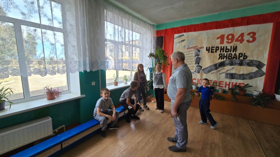 Николай Михайлов: С рабочим визитом посетил ГБОУ «Солнцевская школа Старобешевского м.о.» Николай Михайлов: С рабочим визитом посетил ГБОУ «Солнцевская школа Старобешевского м.о.»