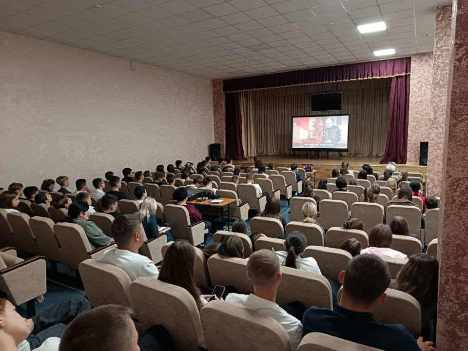 В ДНР показали документальный фильм «Донбасс. На защите Отечества» В ДНР показали документальный фильм «Донбасс. На защите Отечества»