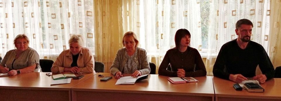 Наталья Бегуненко: Сегодня, 17 сентября, руководитель Управы Петровского внутригородского района Администрации городского округа Донецк Бегуненко Наталья провела еженедельное аппаратное совещание Наталья Бегуненко: Сегодня, 17 сентября, руководитель Управы Петровского внутригородского района Администрации городского округа Донецк Бегуненко Наталья провела еженедельное аппаратное совещание