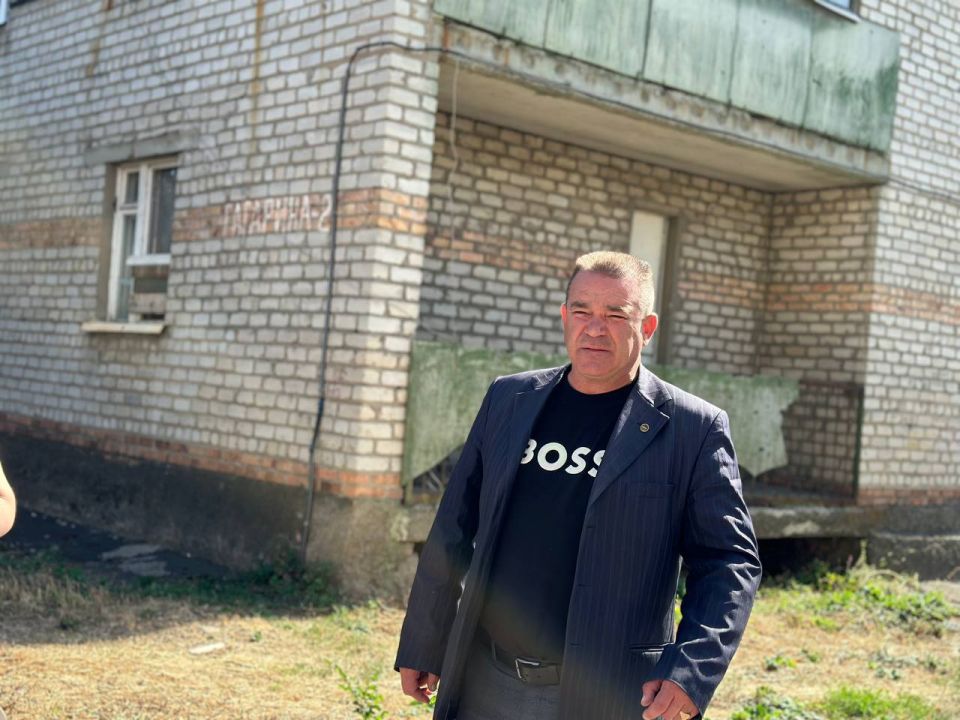 Денис Зубов: Встреча с жителями: Александр Кузнецов ответил на вопросы горожан Денис Зубов: Встреча с жителями: Александр Кузнецов ответил на вопросы горожан