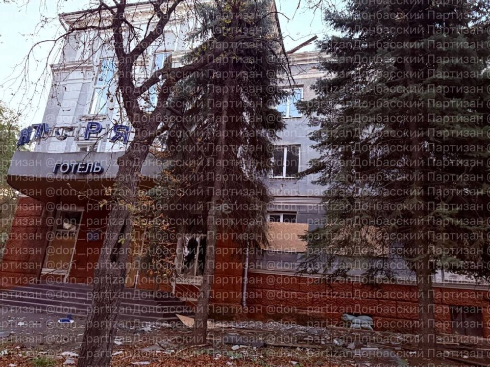 Удар БПЛА «Герань-2» по гостиничному комплексу «Индустрия» в Краматорске Удар БПЛА «Герань-2» по гостиничному комплексу «Индустрия» в Краматорске