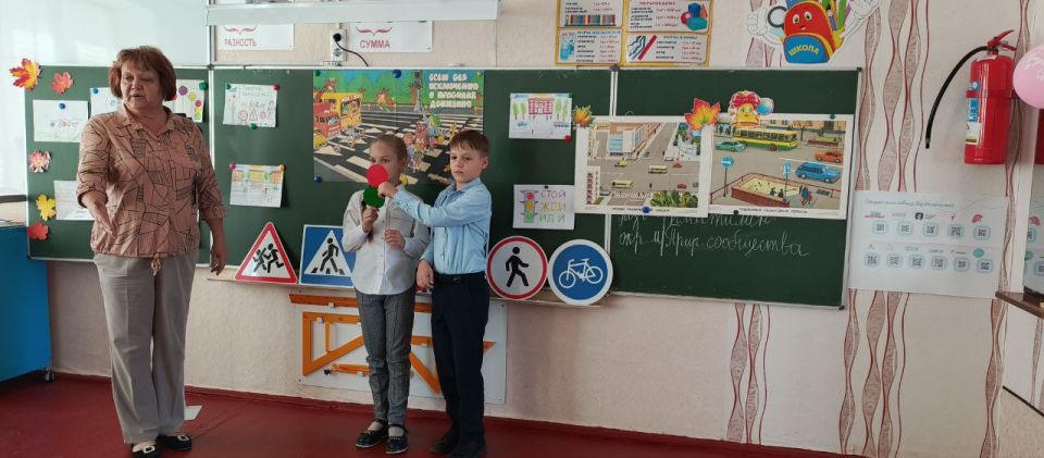 В рамках исполнения годового плана в ГБОУ «Мироновская школа №10 г. о. Дебальцево» проходит месячник безопасности на дороге В рамках исполнения годового плана в ГБОУ «Мироновская школа №10 г. о. Дебальцево» проходит месячник безопасности на дороге