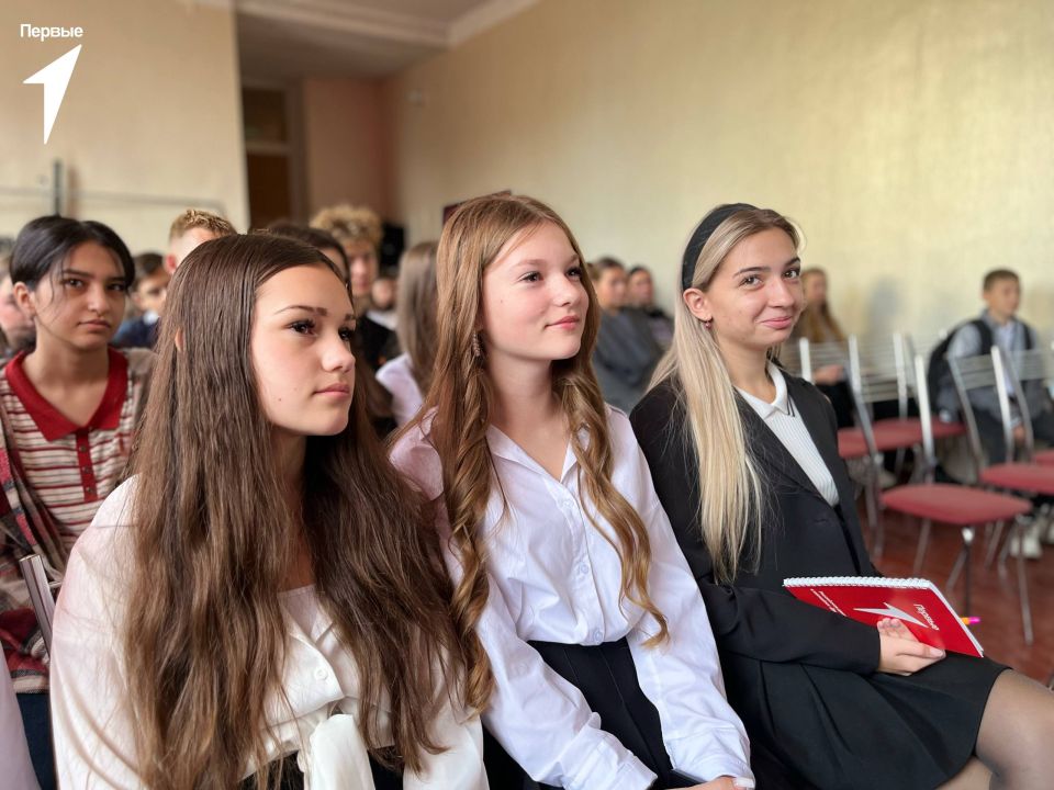 Познакомимся "Лицей "Спектр" ? Познакомимся "Лицей "Спектр" ?