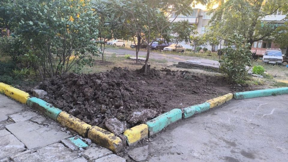 Роман Конев: 16 сентября заместитель председателя Горловского городского совета Евгений Шубин совместно с помощником депутата Народного Совета Донецкой Народной Республики Александром Серёженко посетили адреса порывов... Роман Конев: 16 сентября заместитель председателя Горловского городского совета Евгений Шубин совместно с помощником депутата Народного Совета Донецкой Народной Республики Александром Серёженко посетили адреса порывов...